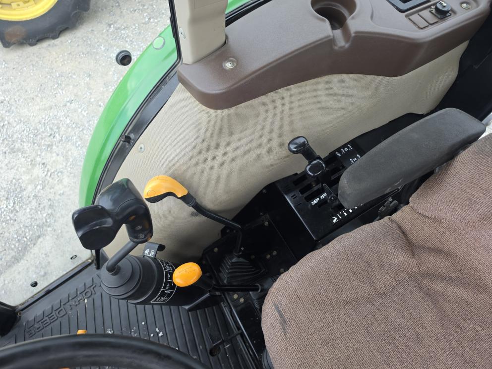 Image for 2009 John Deere 5101E