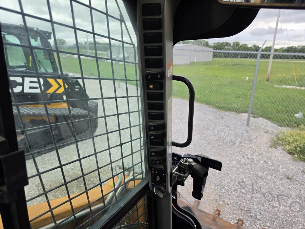 Image for 2020 Case TV450B