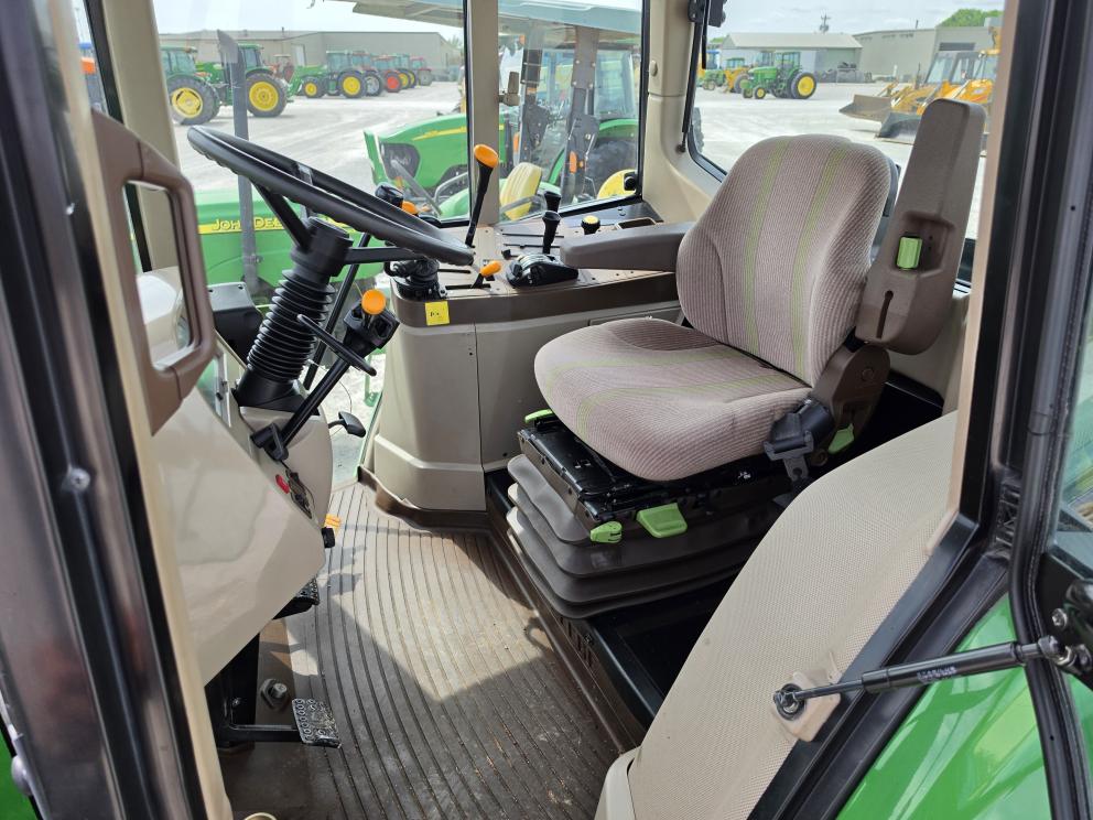 Image for 2007 John Deere 6415