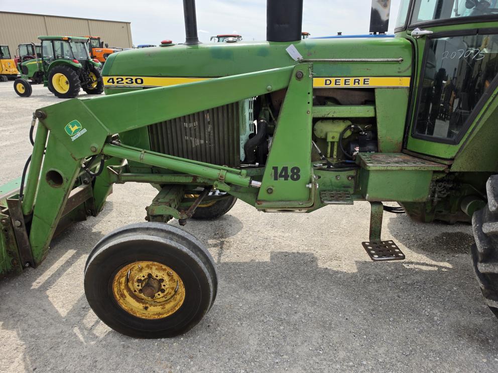 Image for 1973 John Deere 4230