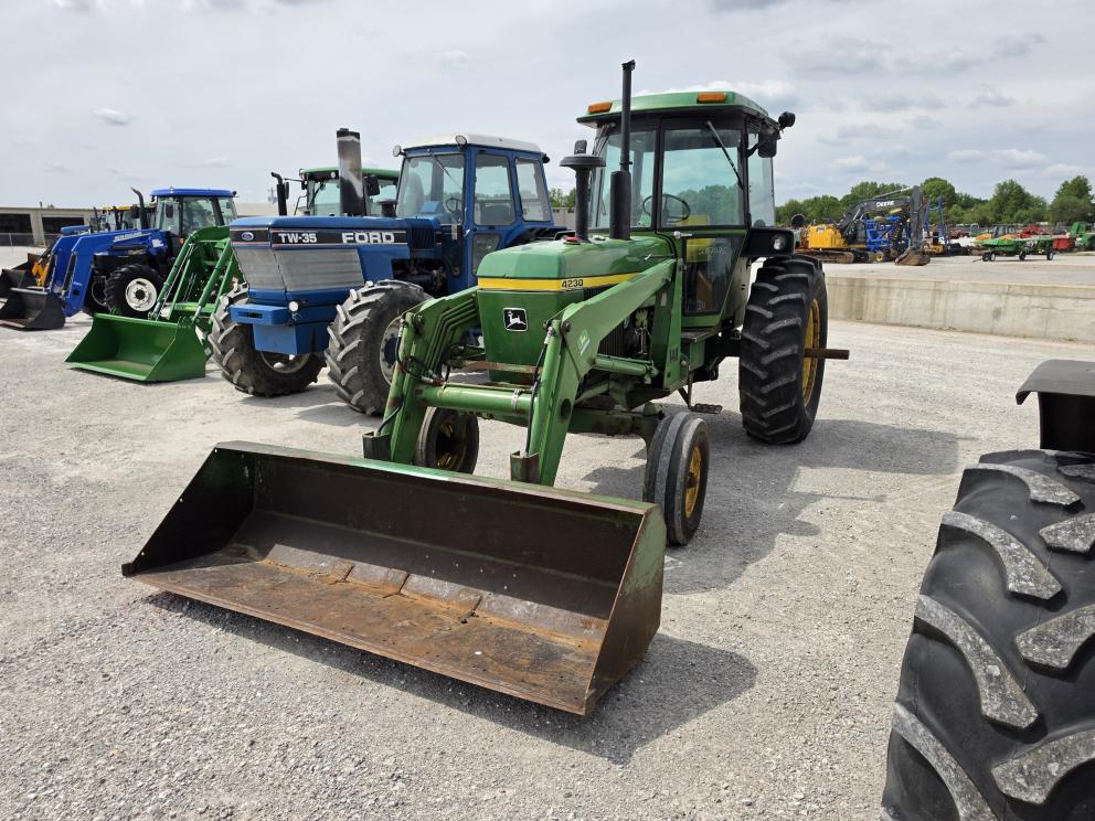Image for 1973 John Deere 4230