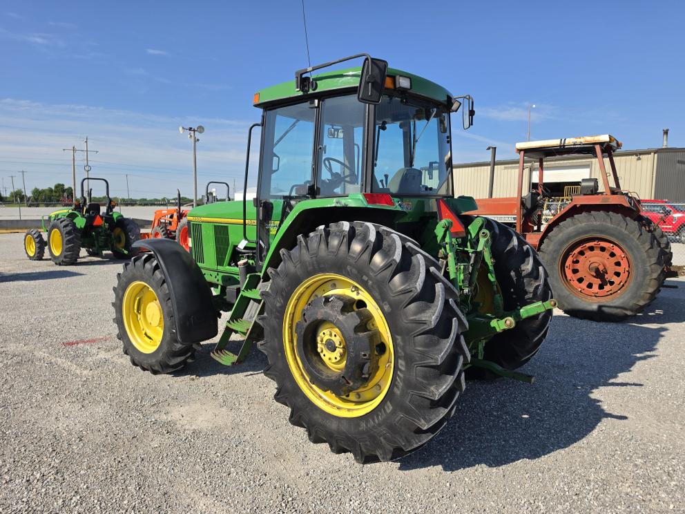 Image for 1994 John Deere 7200