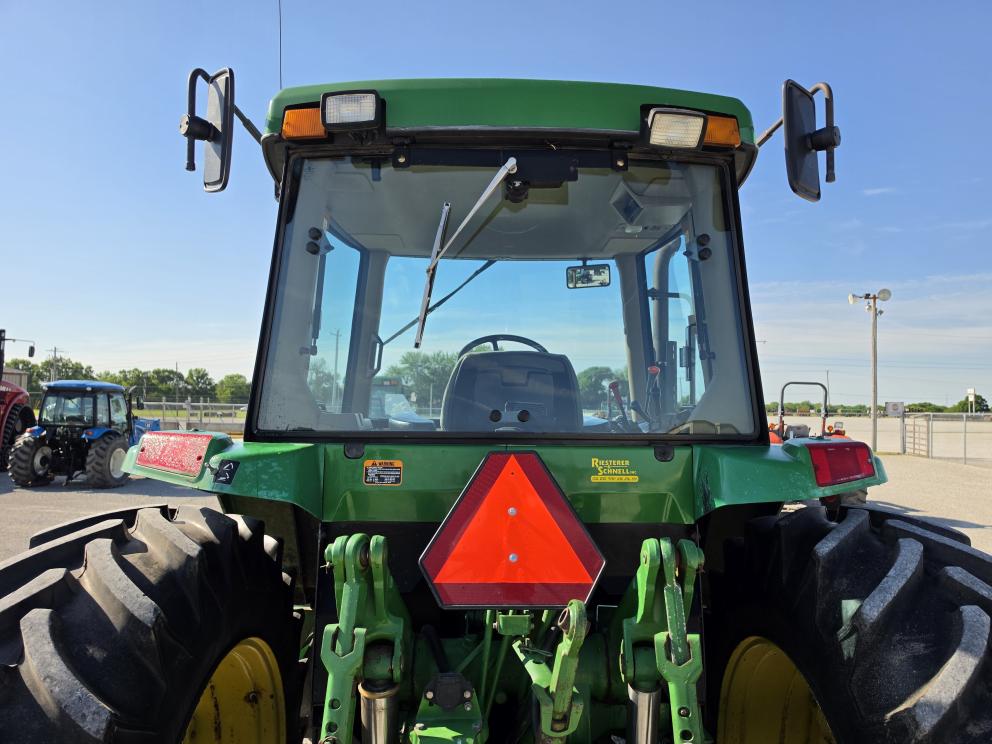 Image for 1994 John Deere 7200