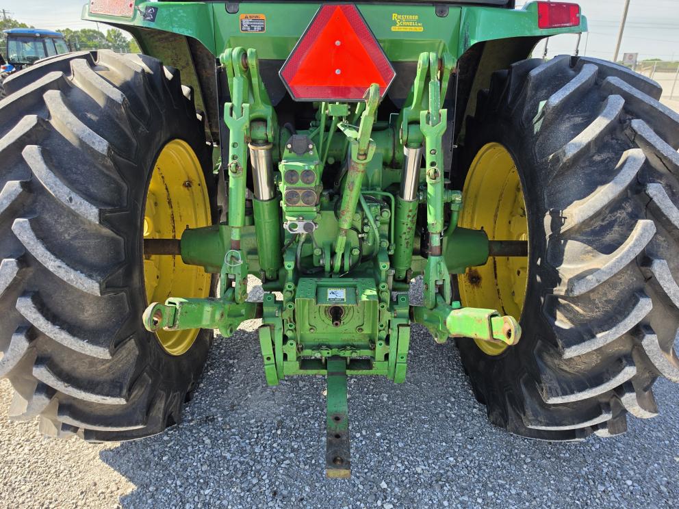 Image for 1994 John Deere 7200