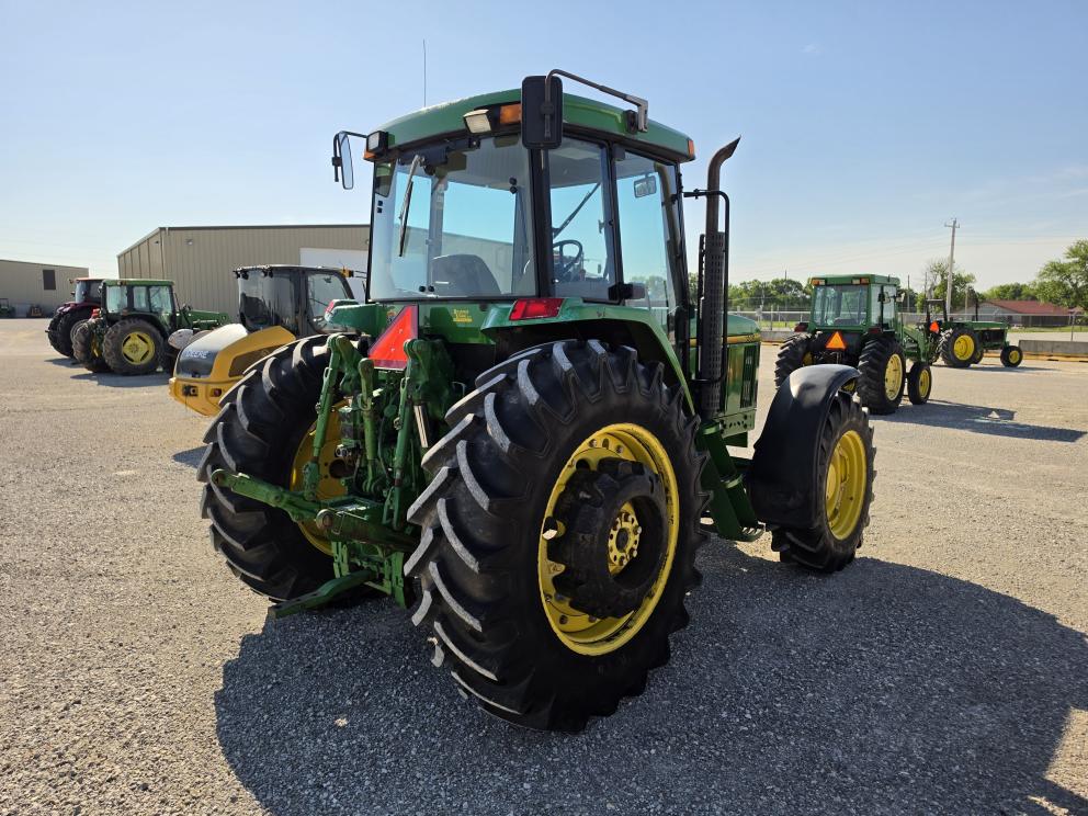 Image for 1994 John Deere 7200