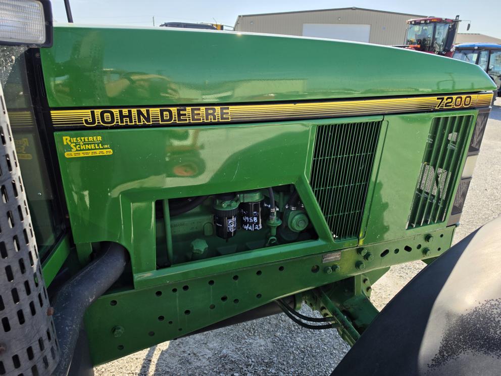 Image for 1994 John Deere 7200
