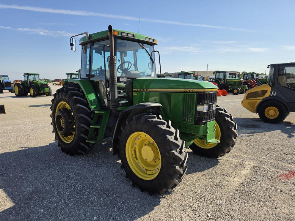 Image for 1994 John Deere 7200