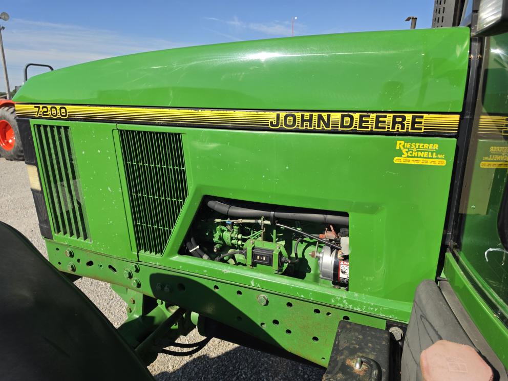 Image for 1994 John Deere 7200