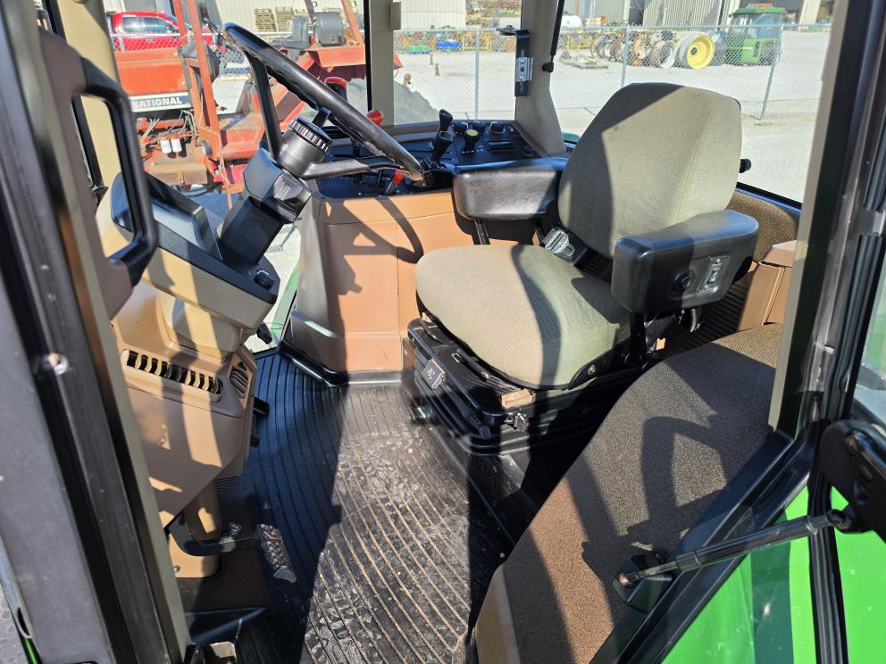 Image for 1994 John Deere 7200