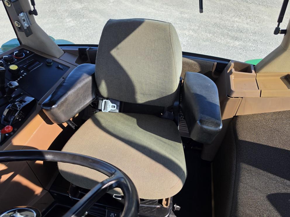 Image for 1994 John Deere 7200