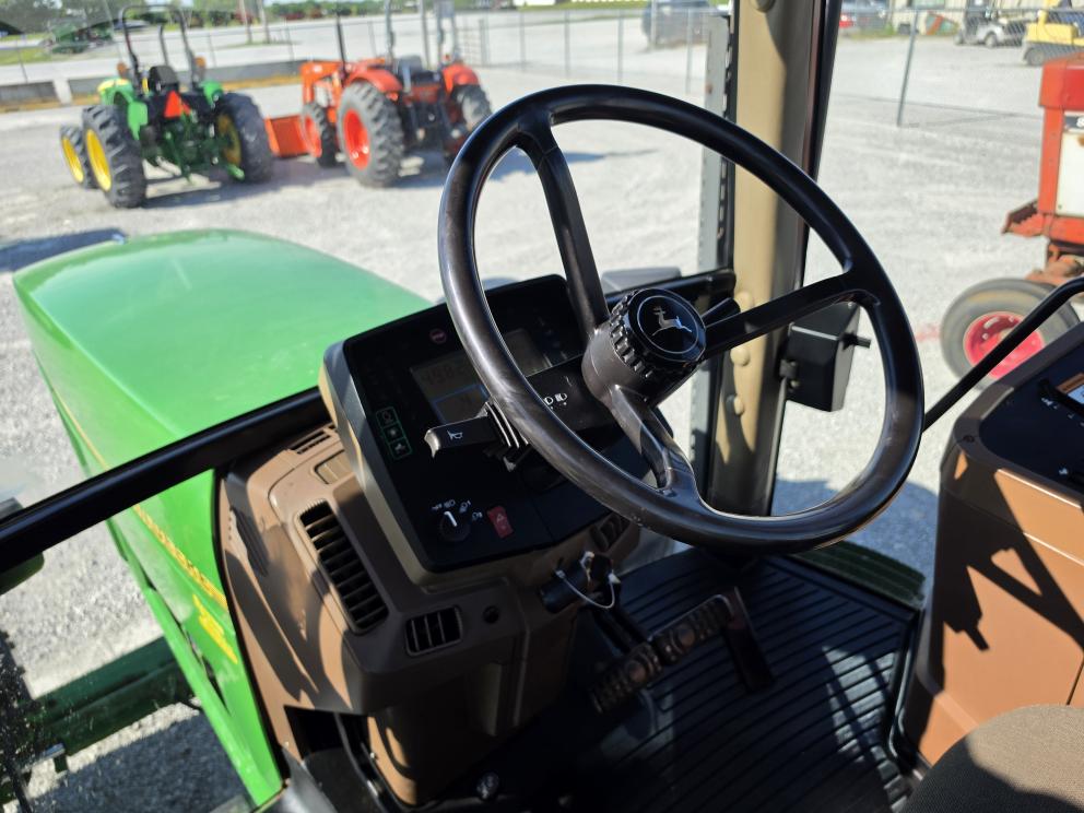 Image for 1994 John Deere 7200