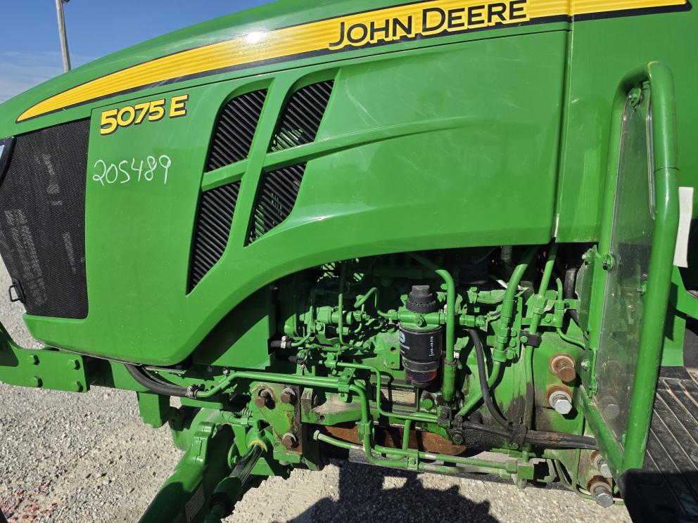 Image for 2018 John Deere 5075E