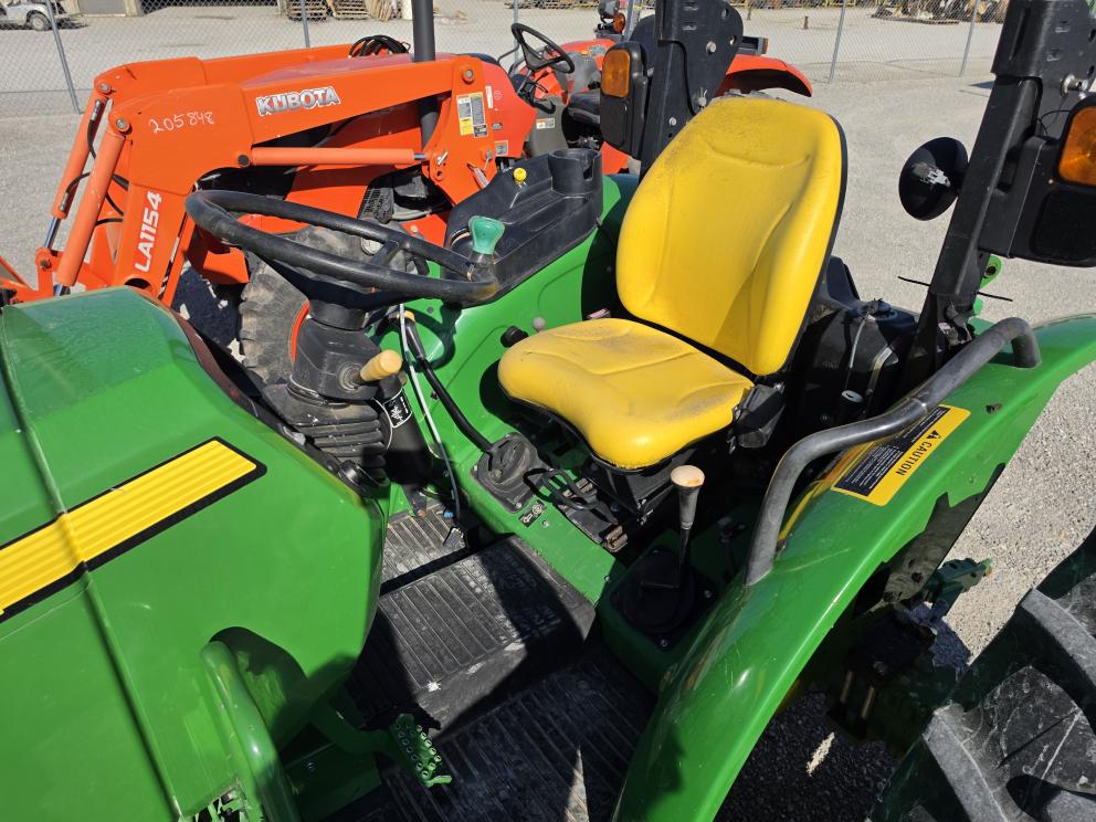 Image for 2018 John Deere 5075E
