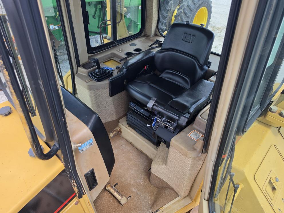 Image for 2002 Caterpillar D6M LGP