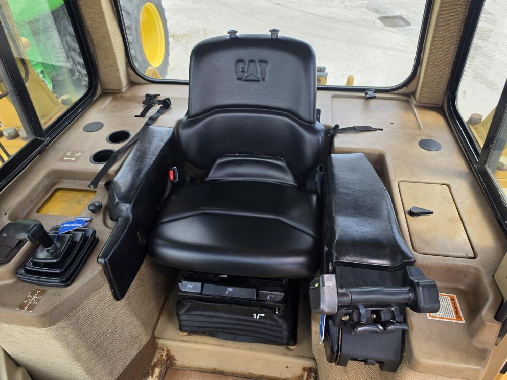 Image for 2002 Caterpillar D6M LGP