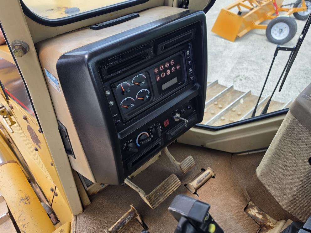 Image for 2002 Caterpillar D6M LGP