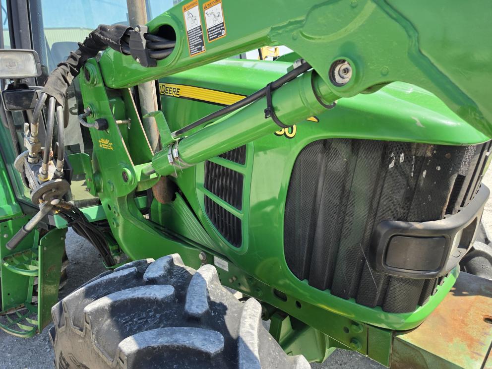 Image for 2012 John Deere 6430