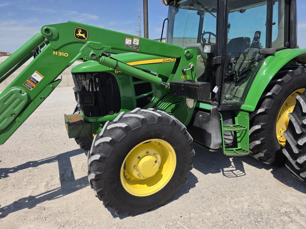 Image for 2012 John Deere 6430