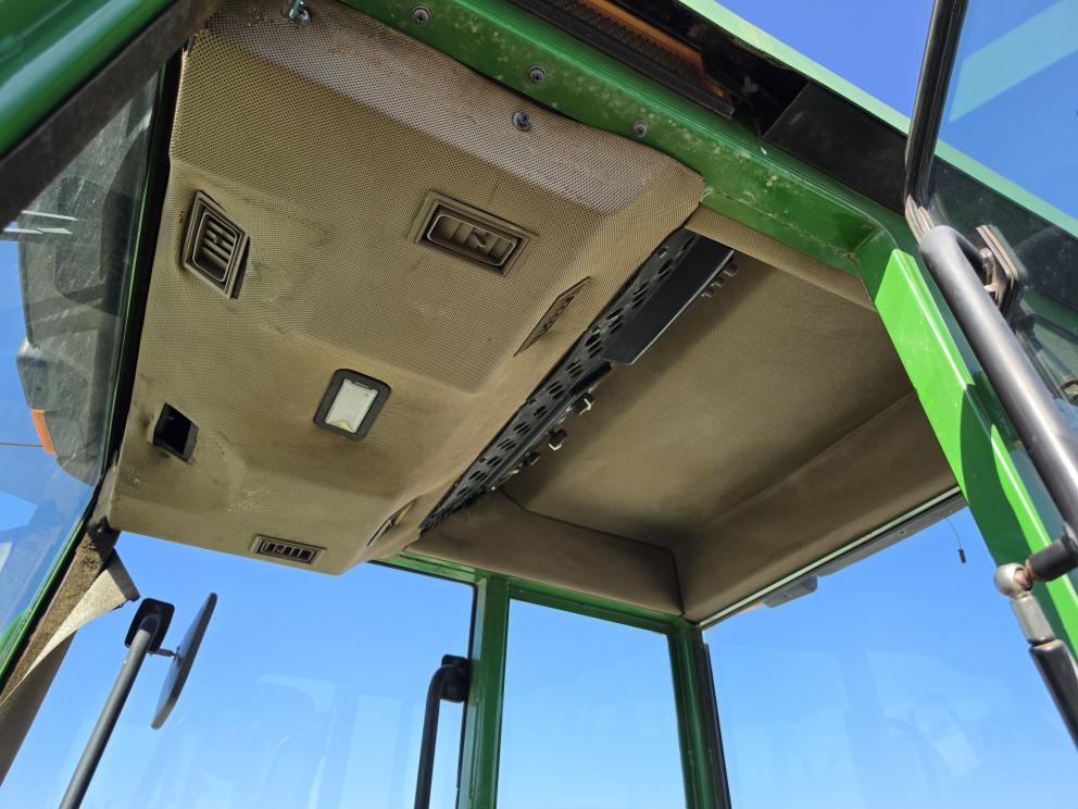 Image for 1999 John Deere 5510