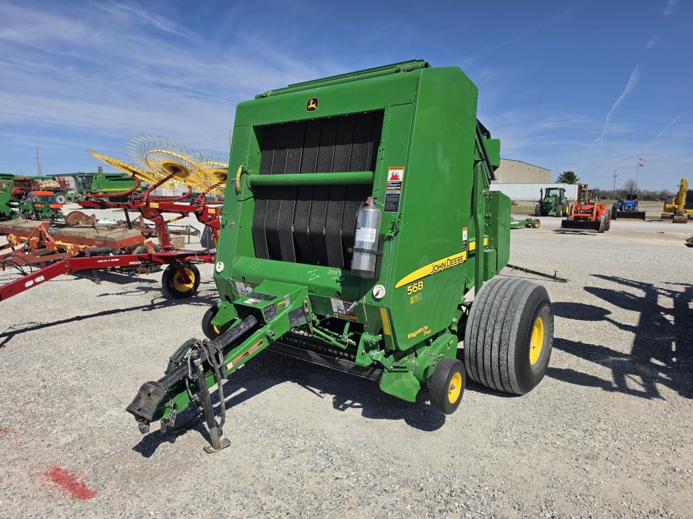 Image for 2010 John Deere 568