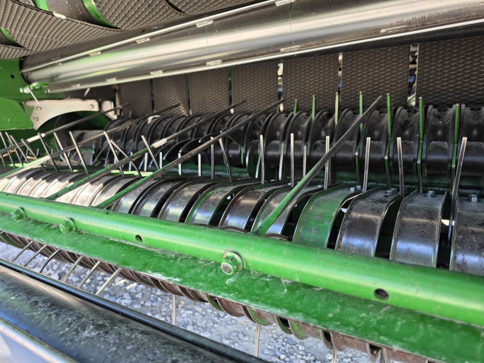 Image for 2010 John Deere 568