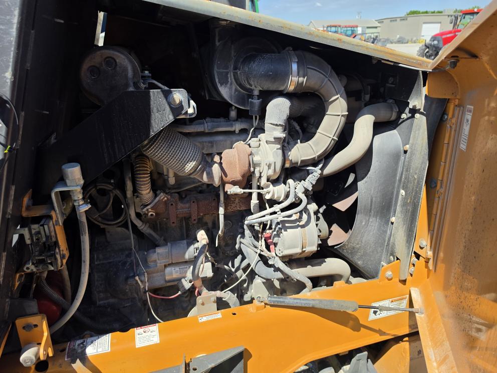 Image for 2019 Case 586H