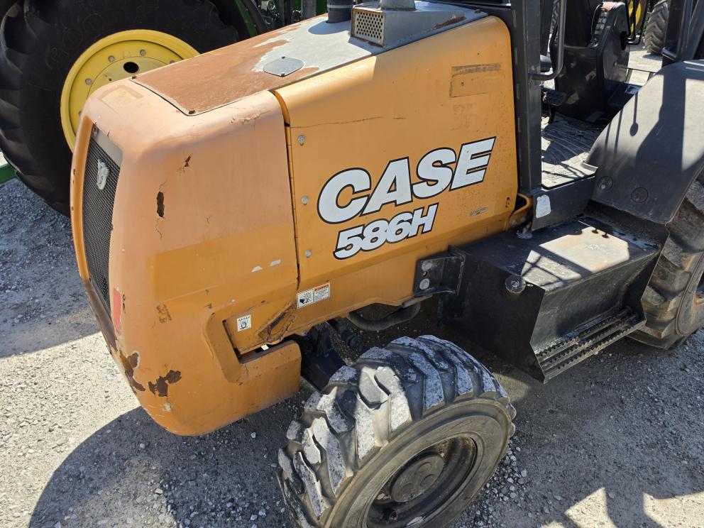Image for 2019 Case 586H