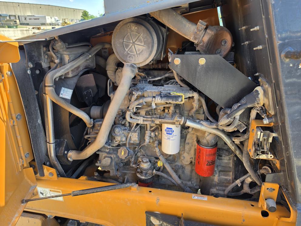 Image for 2019 Case 586H