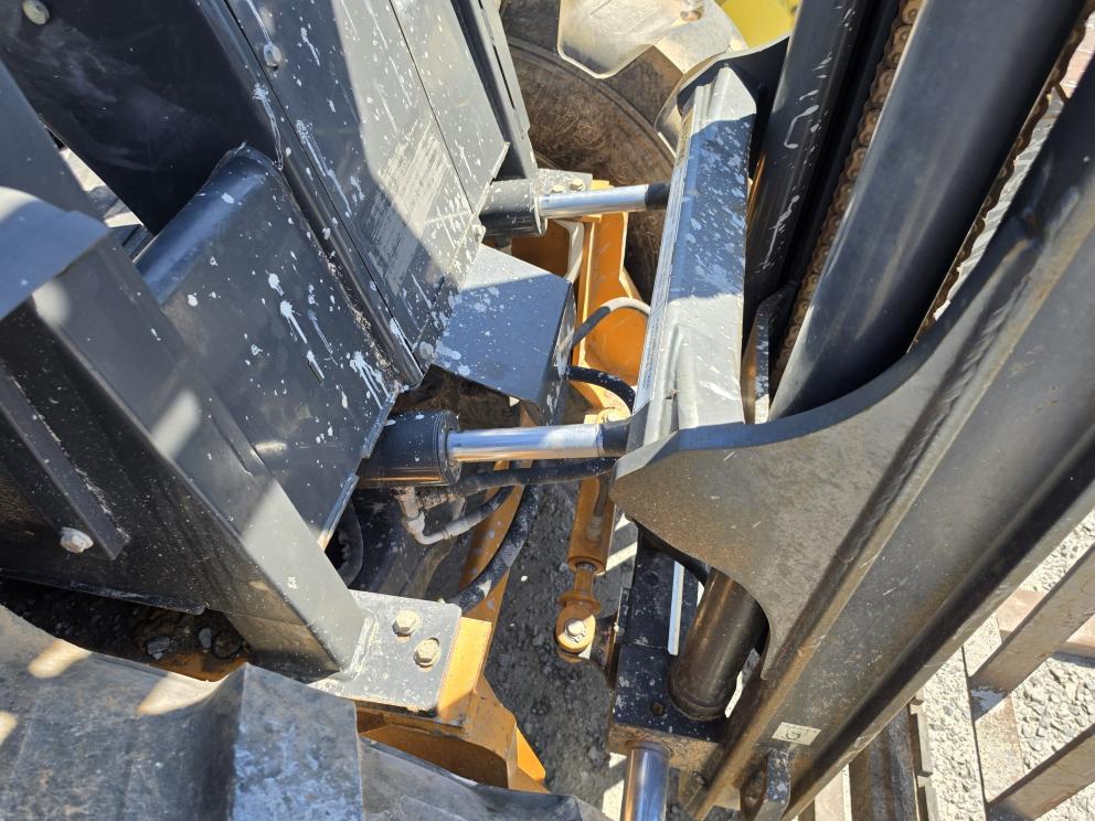 Image for 2019 Case 586H