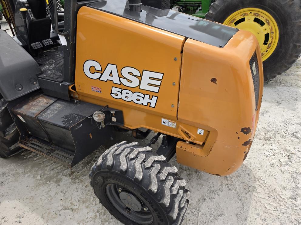 Image for 2019 Case 586H
