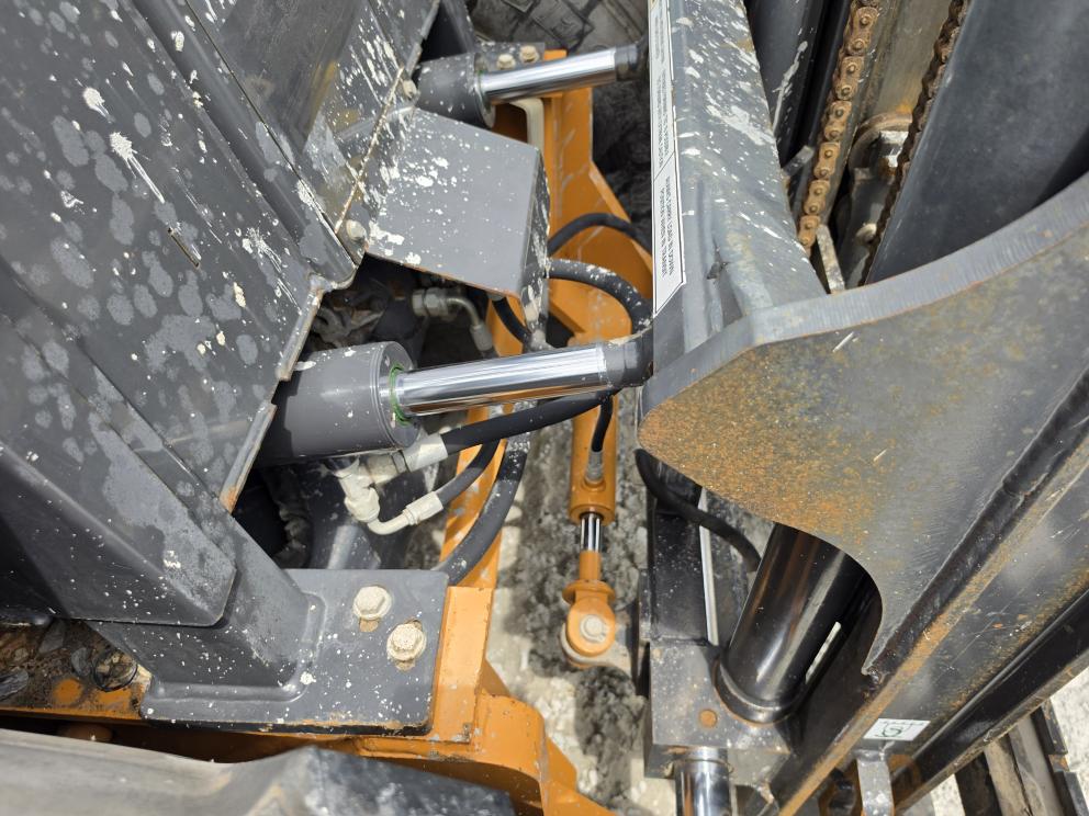 Image for 2019 Case 586H
