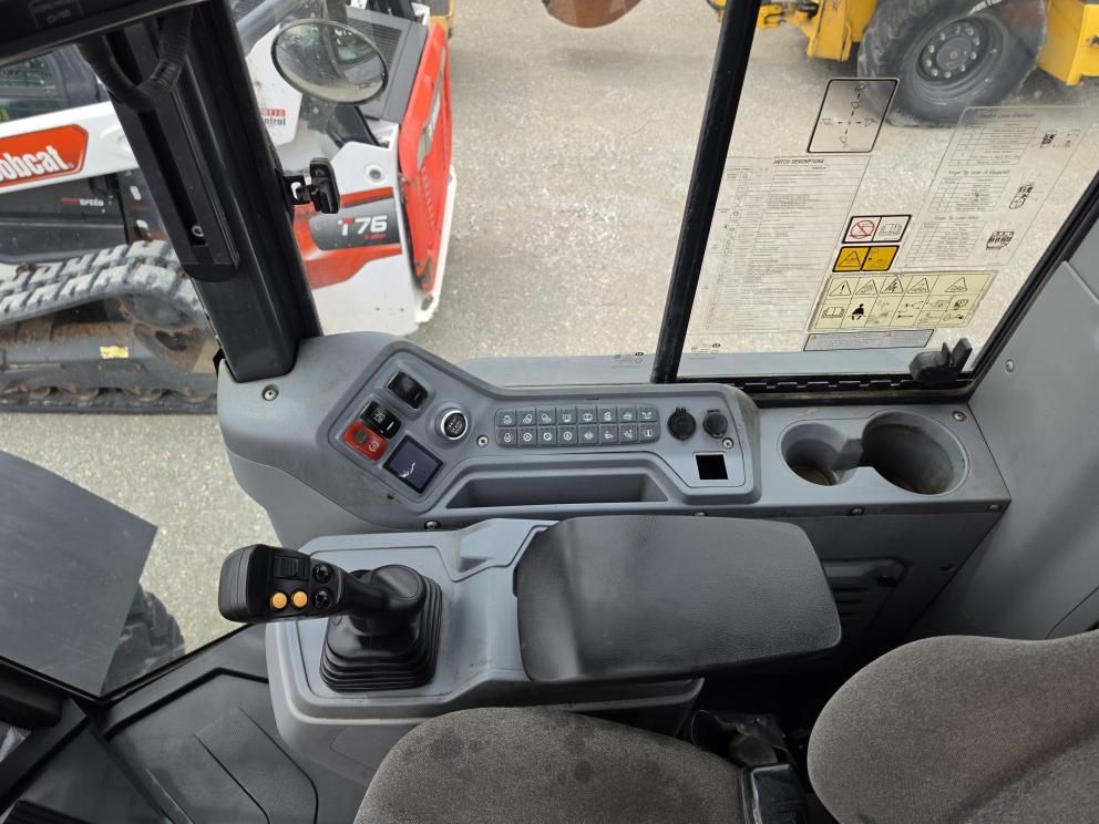 Image for 2021 Doosan DL220-7