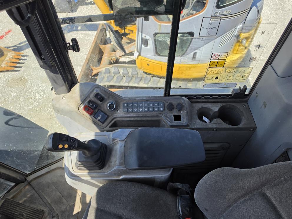 Image for 2021 Doosan DL220-7