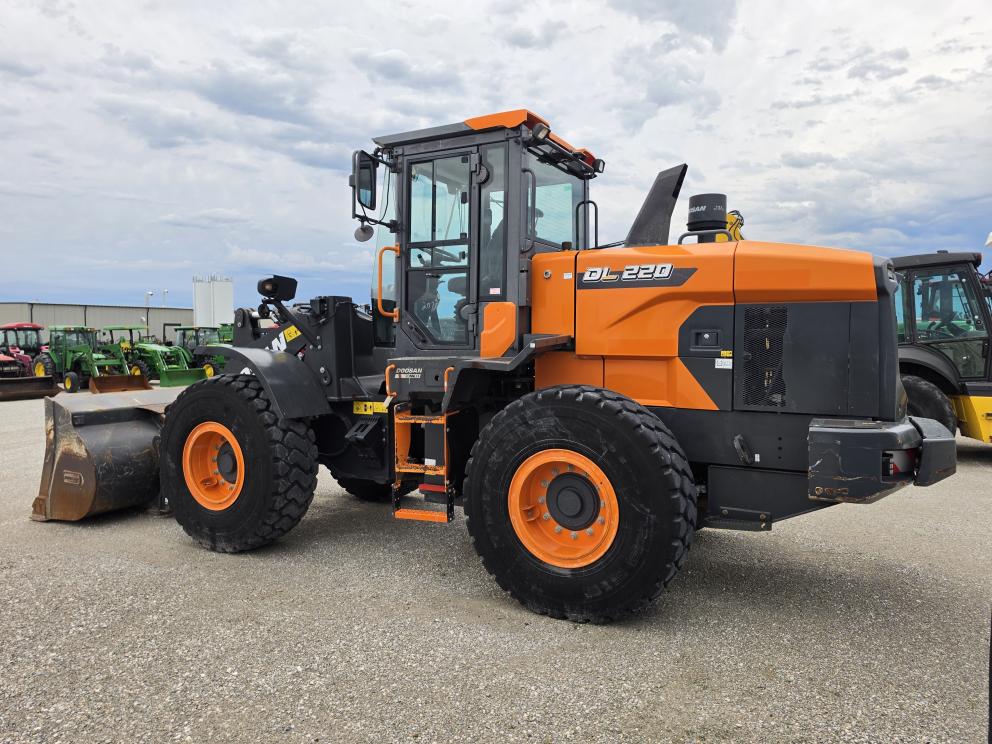 Image for 2021 Doosan DL220-7