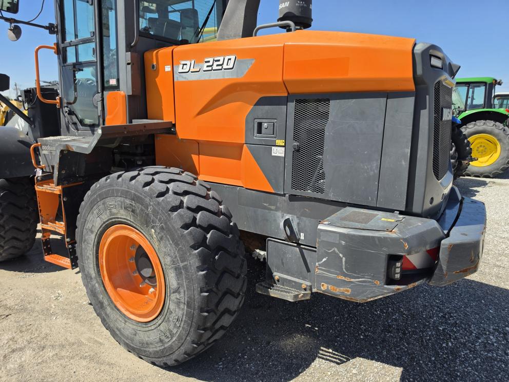 Image for 2021 Doosan DL220-7