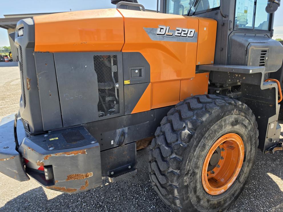 Image for 2021 Doosan DL220-7