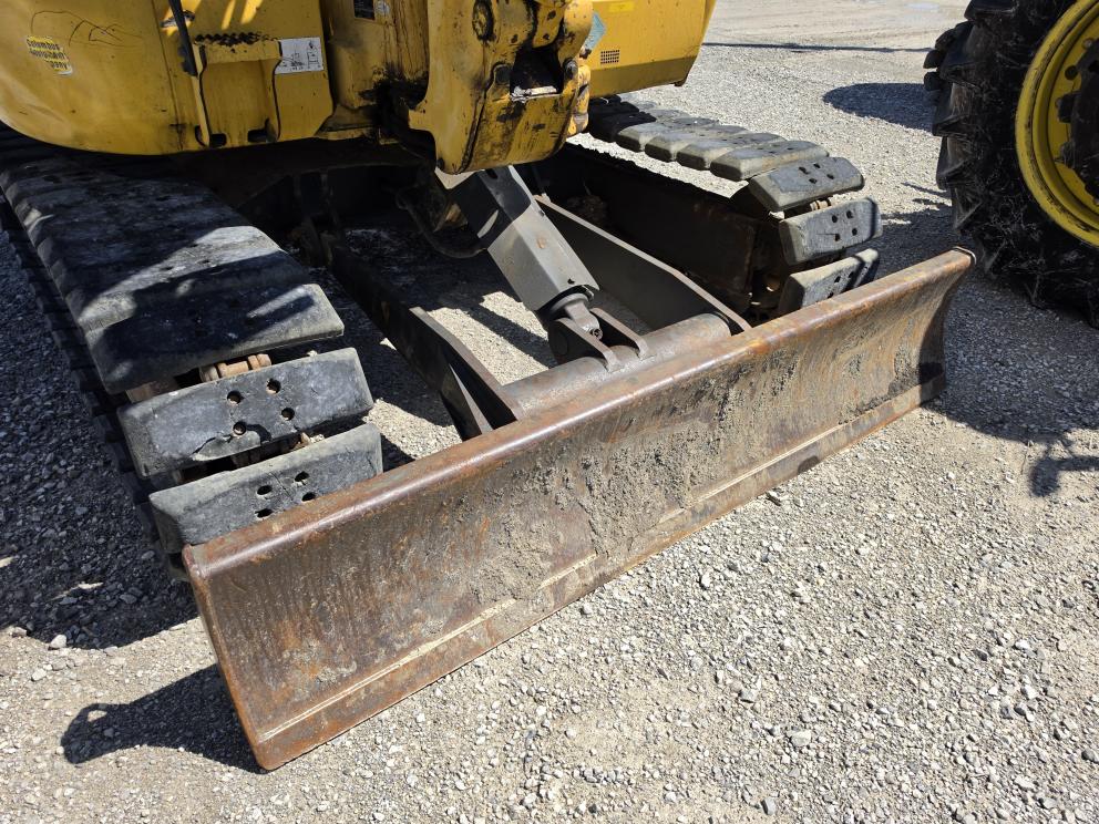 Image for 2013 Komatsu PC88MR-8