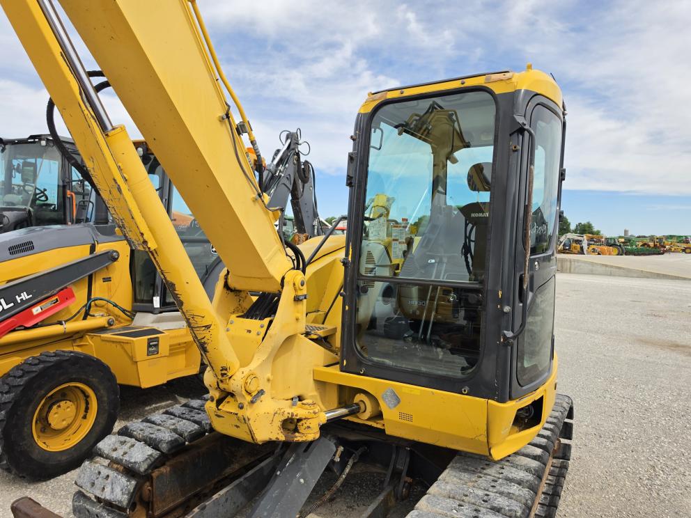 Image for 2013 Komatsu PC88MR-8