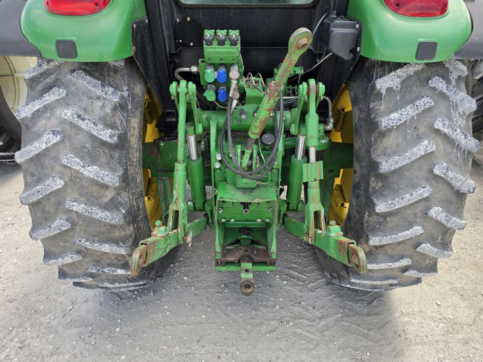 Image for 2013 John Deere 6140D