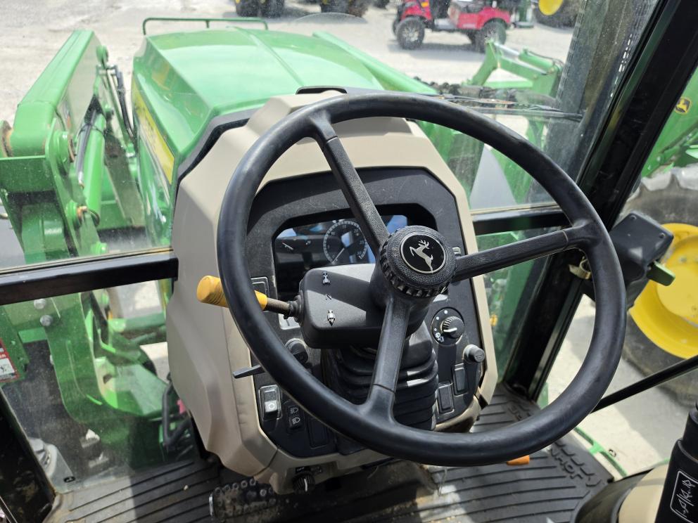 Image for 2013 John Deere 6140D