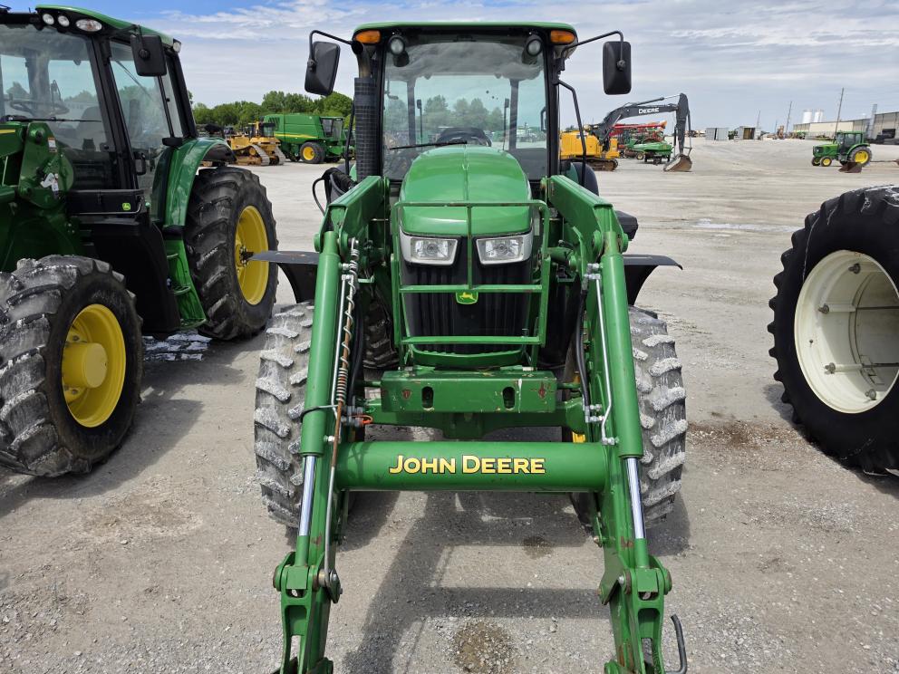 Image for 2013 John Deere 6140D