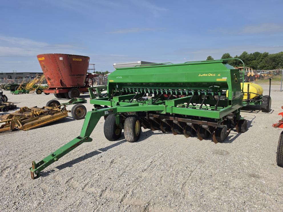 Image for 2002 John Deere 1590