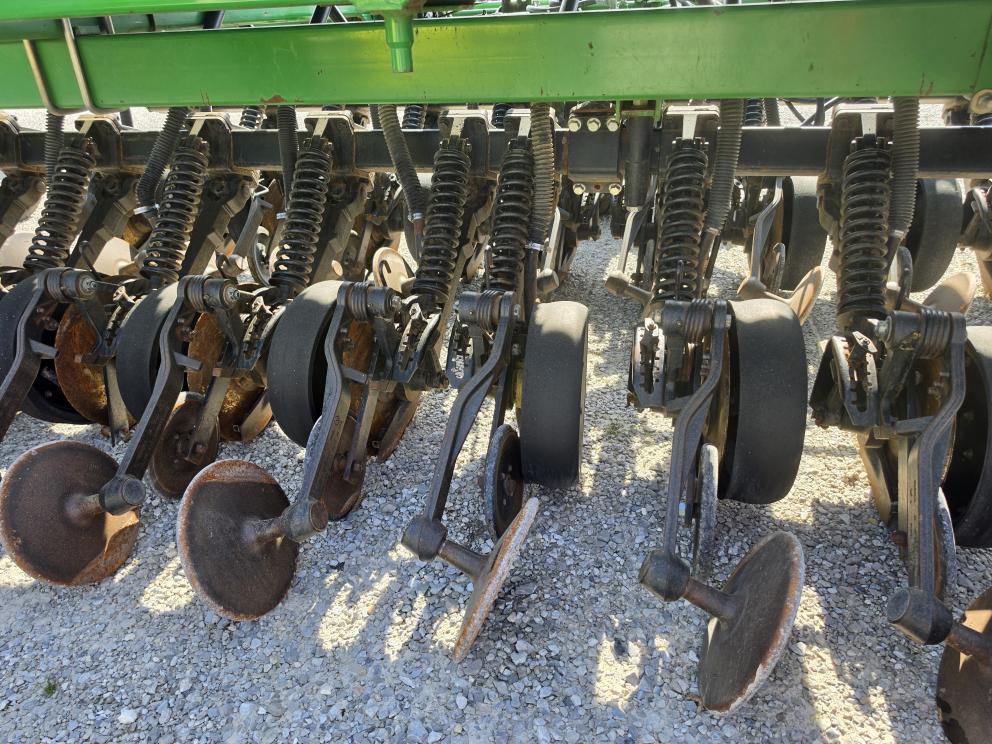 Image for 2002 John Deere 1590