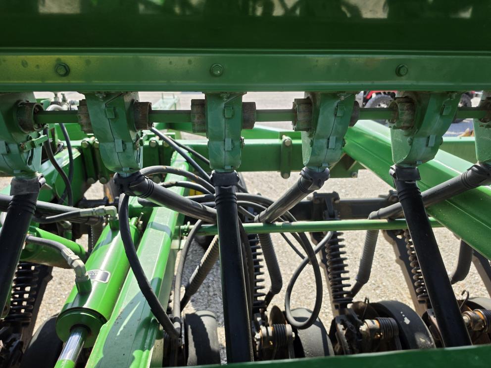 Image for 2002 John Deere 1590