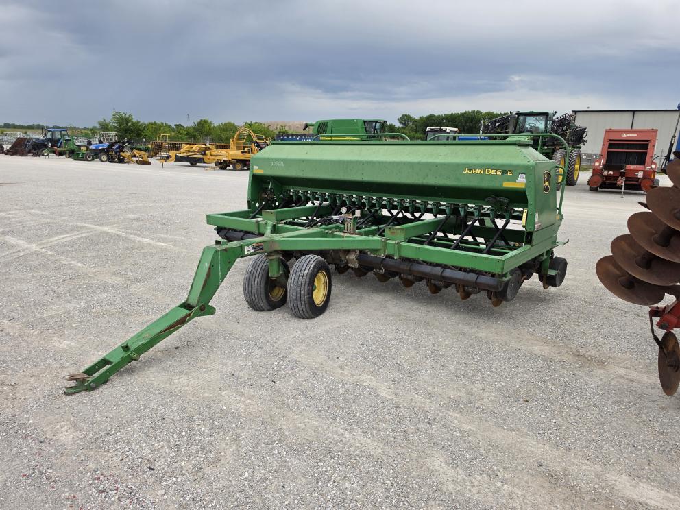 Image for 2002 John Deere 1590