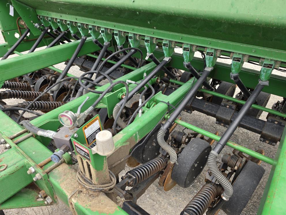 Image for 2002 John Deere 1590