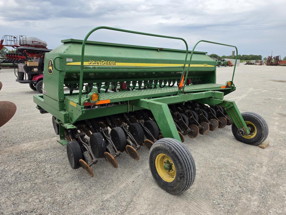 Image for 2002 John Deere 1590