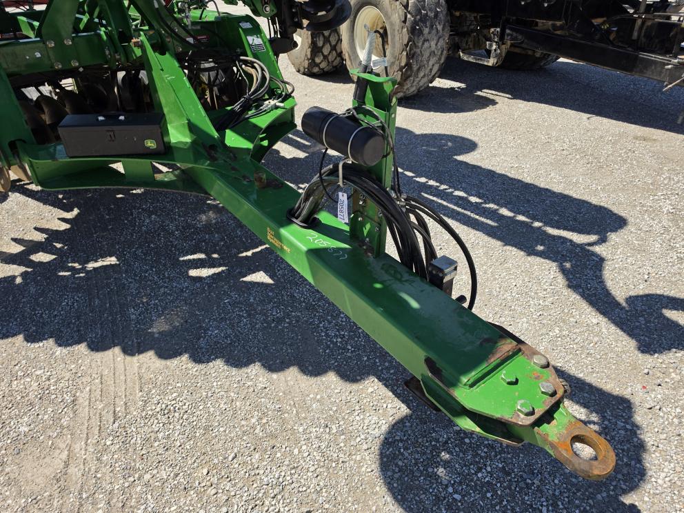 Image for 2016 John Deere 2623VT
