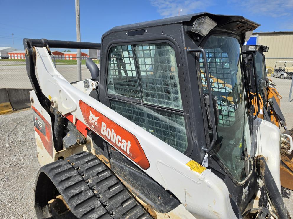 Image for 2021 Bobcat T76