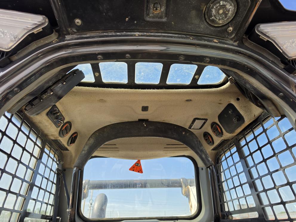 Image for 2021 Bobcat T76